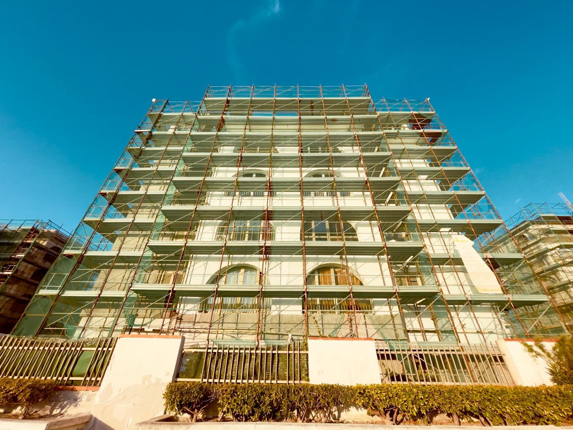 Athena Sea Front Apartment, Parking & Pool Apartment Lago Patria