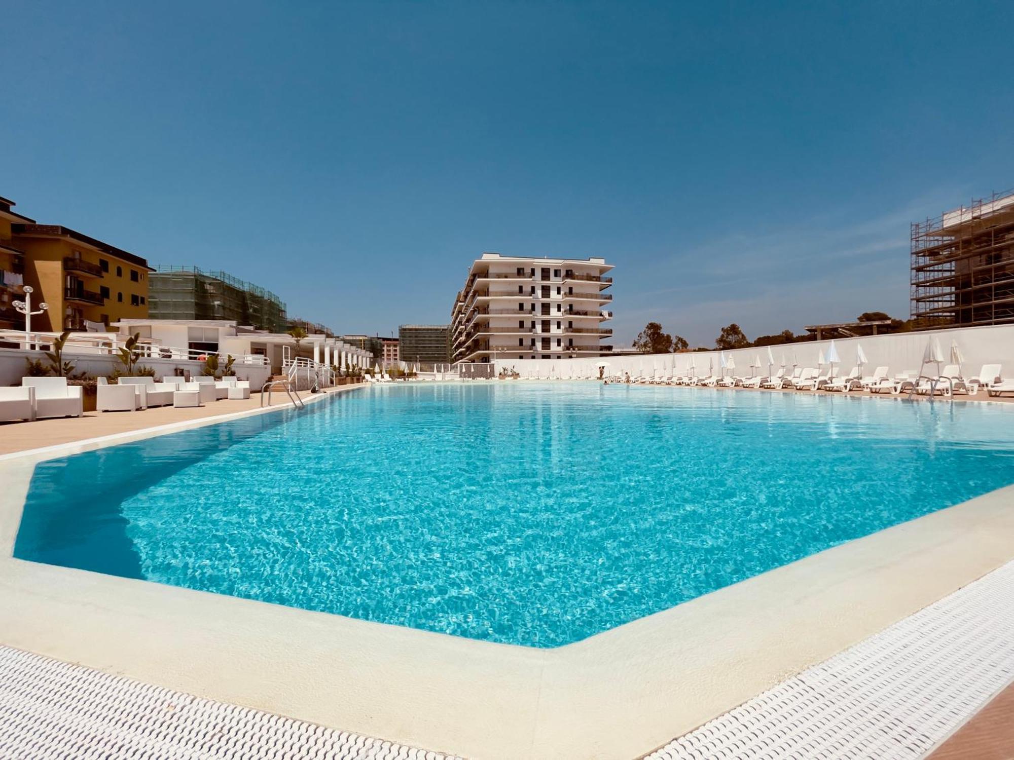 Athena Sea Front Apartment, Parking & Pool *